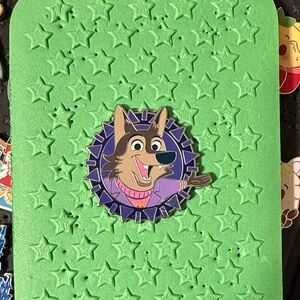 Disney parks mystery set zootopia better zoogether- Heidi howler pin